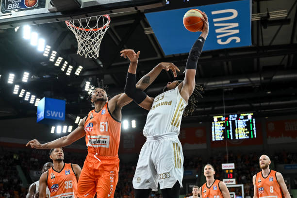 次轮对阵雷 次轮对阵雷