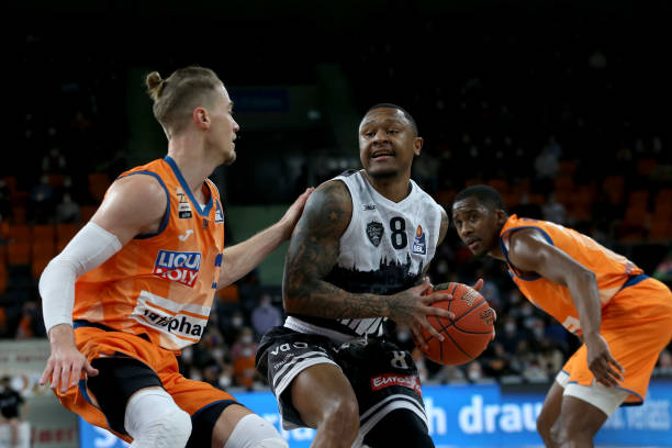 刻苦拼搏 刻苦拼搏